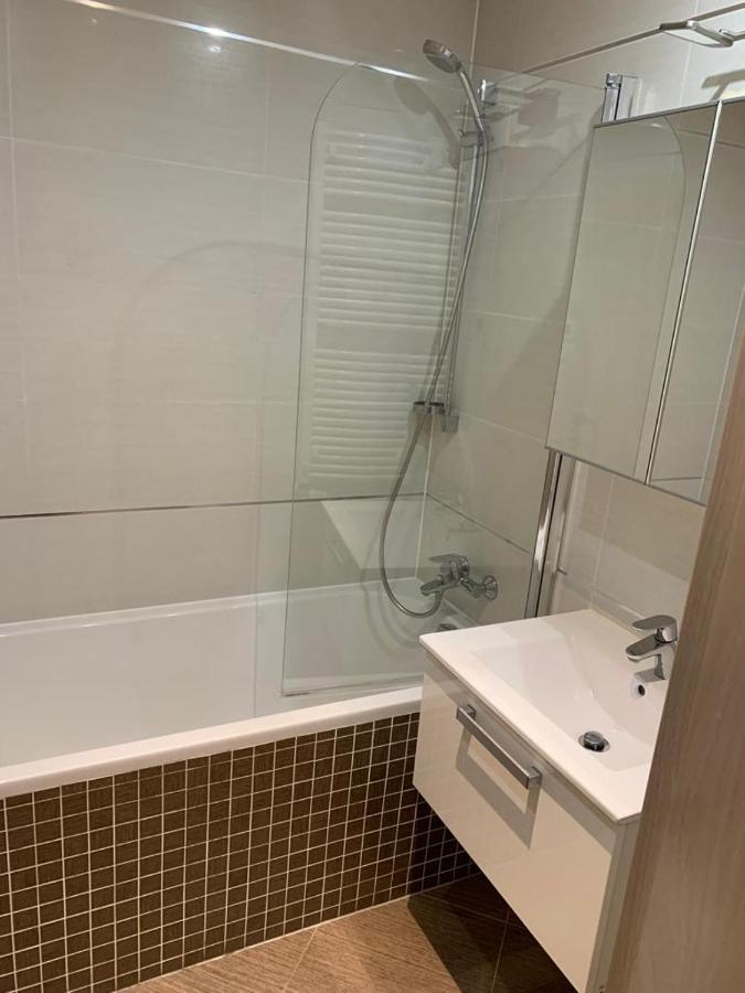 Residence Garden Tower - 8 Min Do Centra, Garaz Прага Экстерьер фото