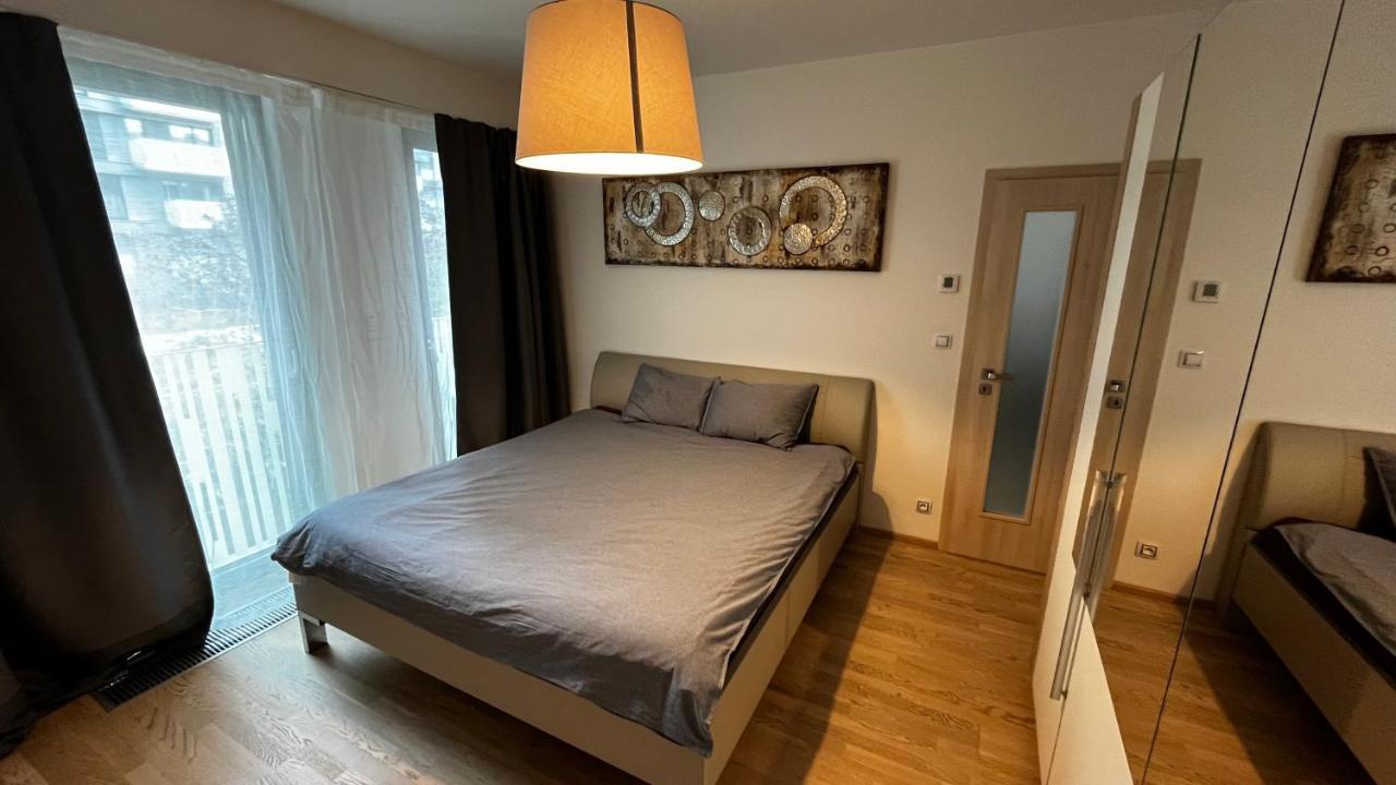 Residence Garden Tower - 8 Min Do Centra, Garaz Прага Экстерьер фото
